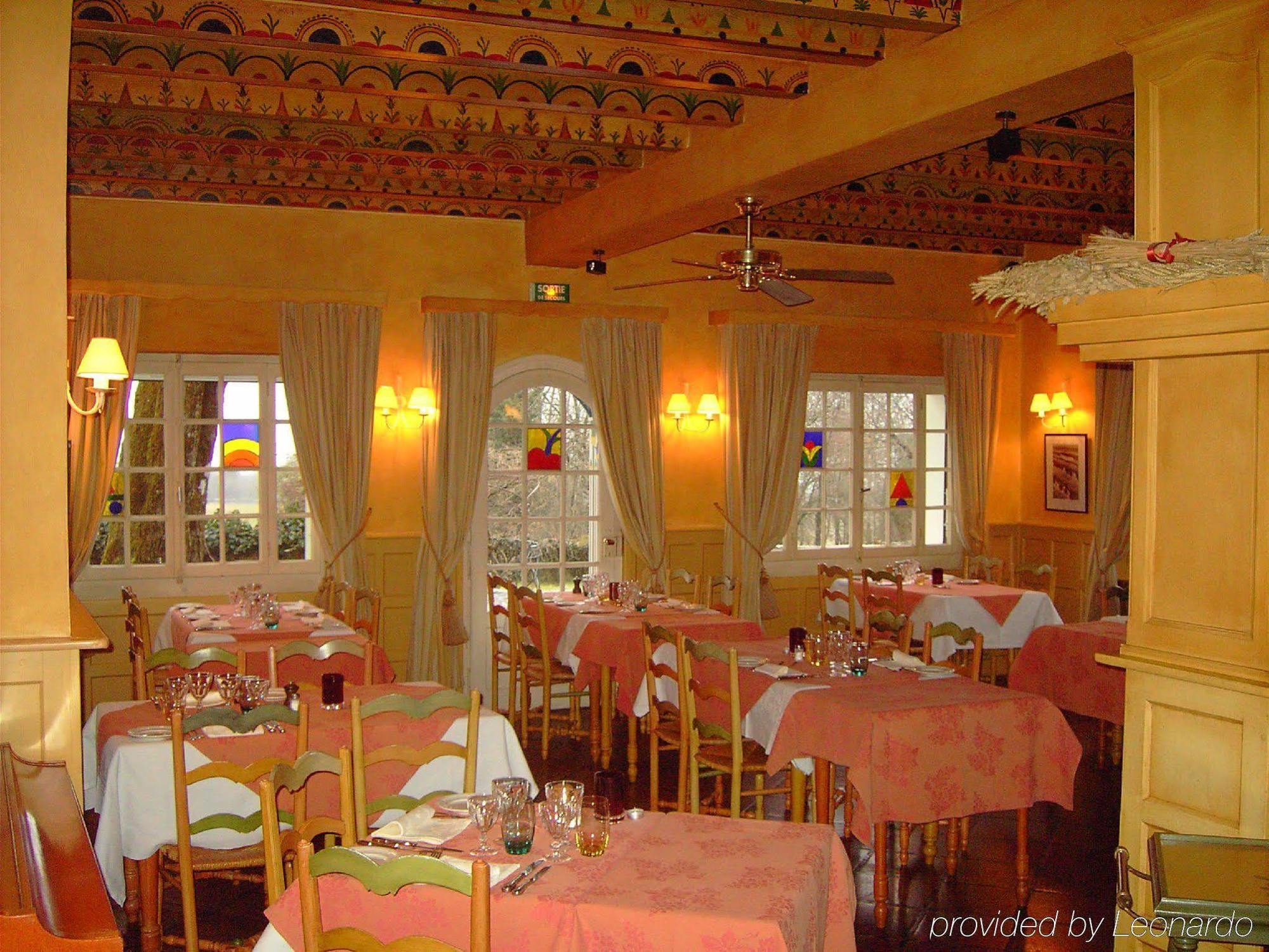 Auberge Des Chasseurs Échenevex Restaurante foto